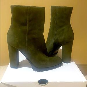 Hunter/Olive Green Boot